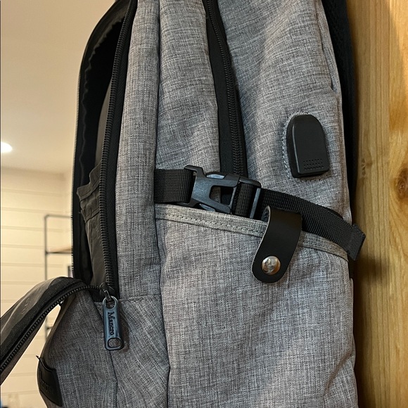 Manero Gray Men's water resistant Backpack. Excellent used condition - Picture 4 of 5